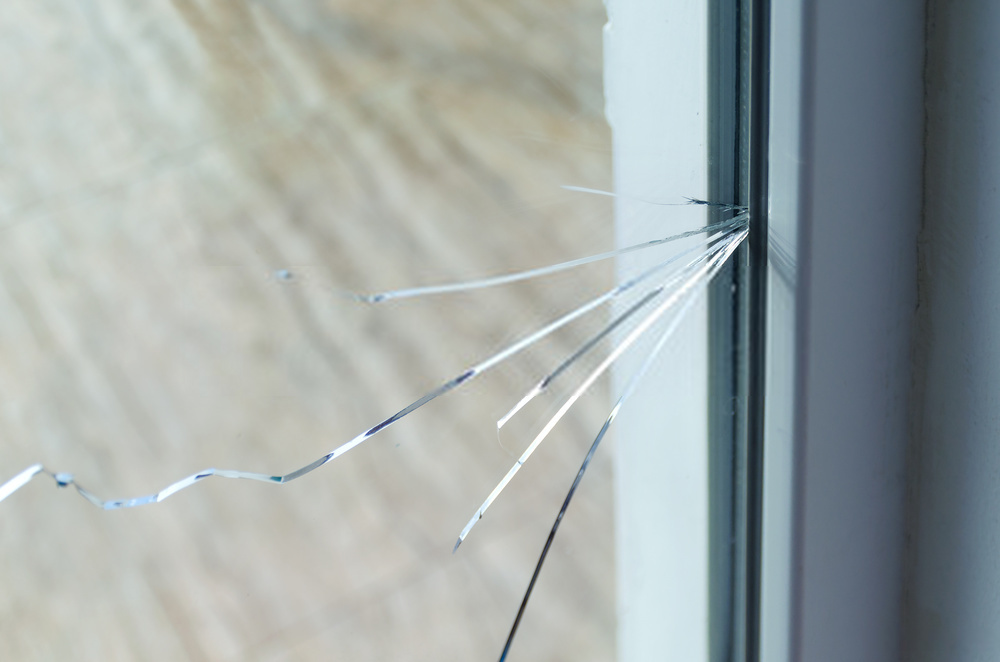 تعویض شیشه پنجره upvc؛ بازگرداندن روشنایی به خانه