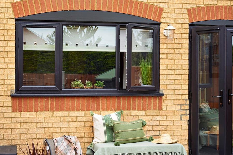 10 برند برتر پنجره دوجداره UPVC؛ کدام پنجره برای شما بهتر است؟
